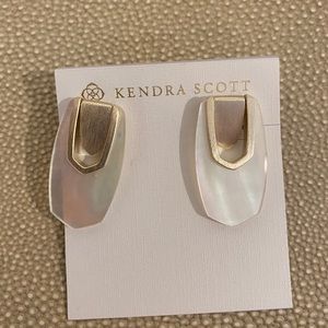 Kendra Scott Kailyn Gold Statement earrings